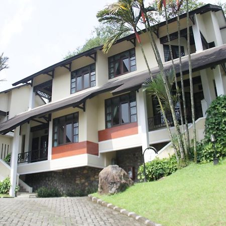Gunung Geulis Cottages Managed By Royal Tulip Богор Екстериор снимка