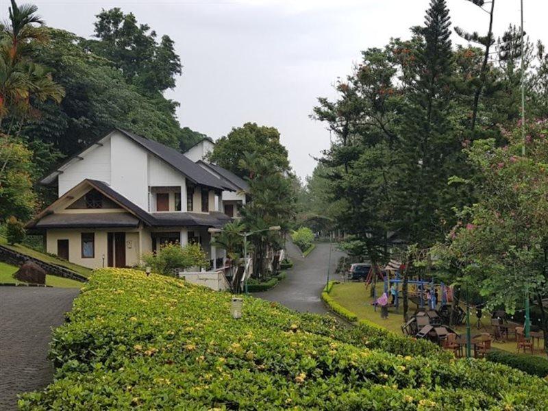 Gunung Geulis Cottages Managed By Royal Tulip Богор Екстериор снимка