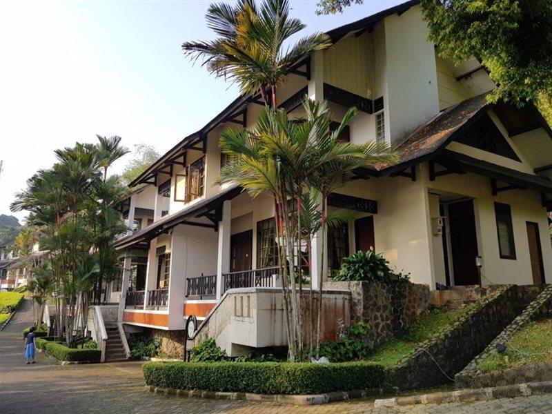 Gunung Geulis Cottages Managed By Royal Tulip Богор Екстериор снимка