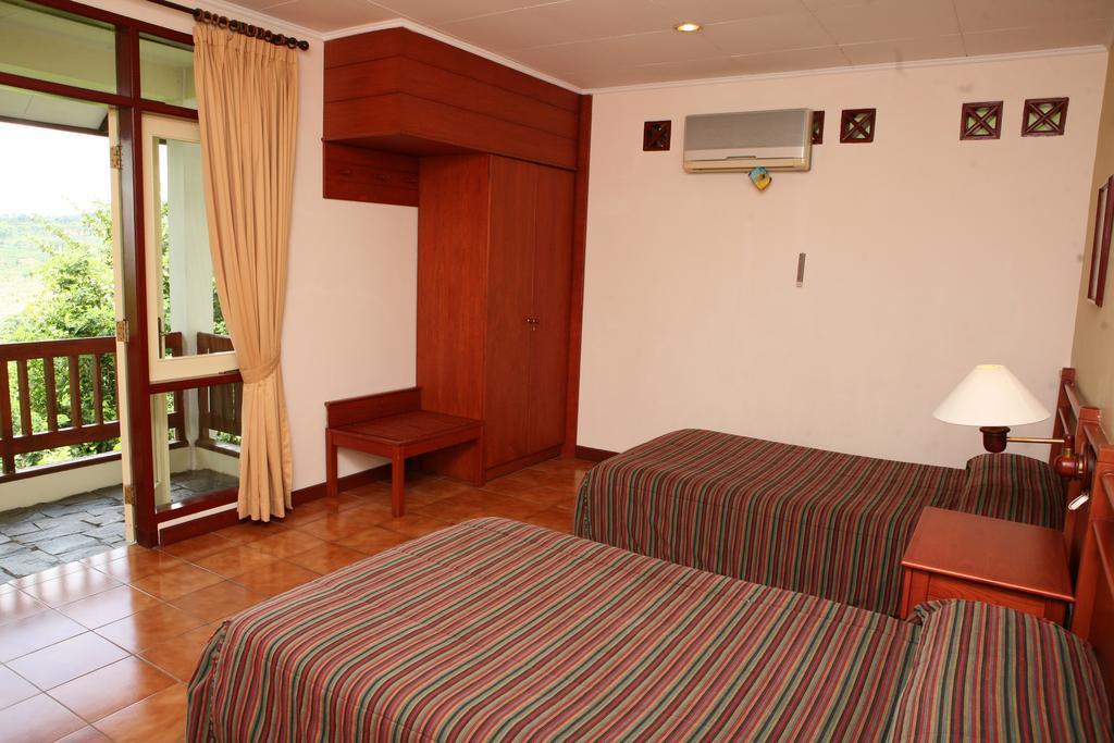 Gunung Geulis Cottages Managed By Royal Tulip Богор Екстериор снимка